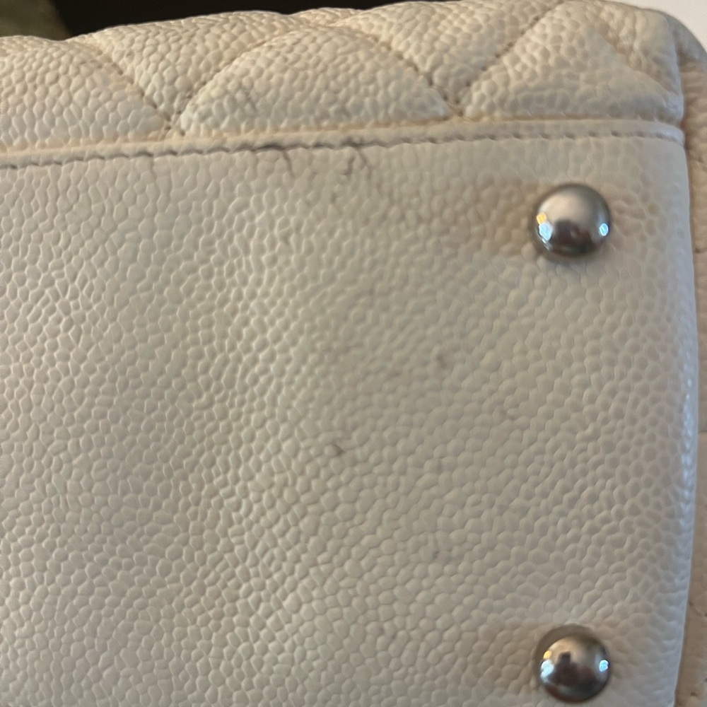Chanel off-white French Riviera Hobo. Caviar leather. - Picture 8 of 13